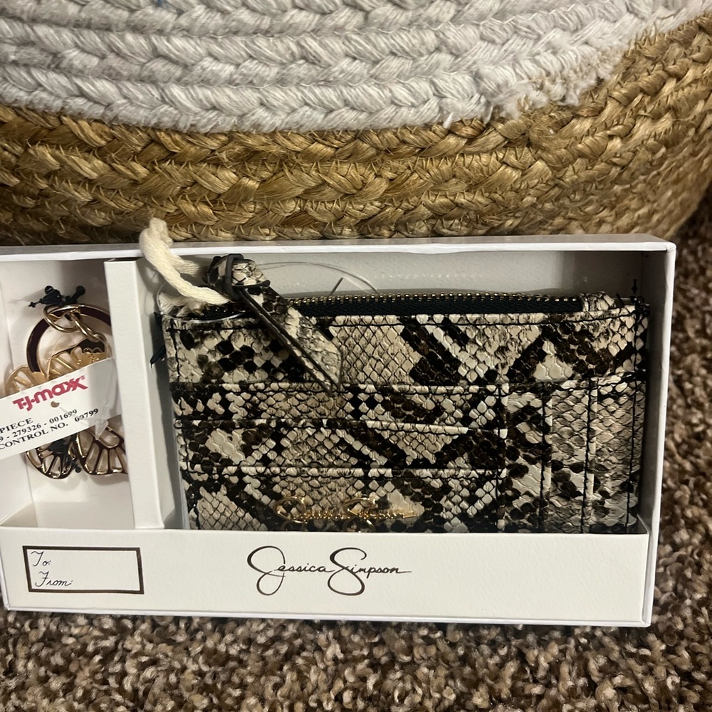 Snack skin Jessica Simpson Wallet